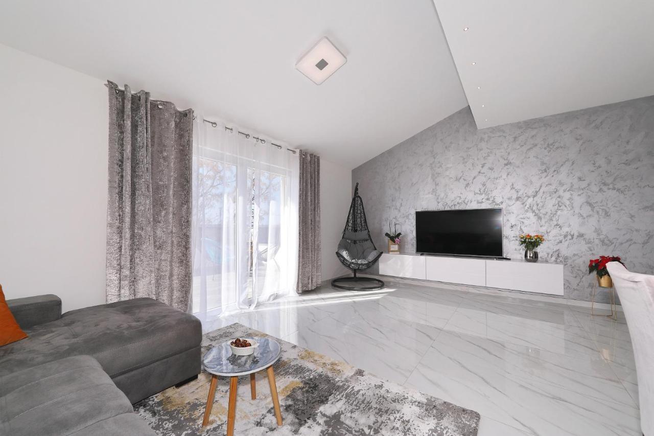 Apartman Chiara Galovac  Eksteriør billede